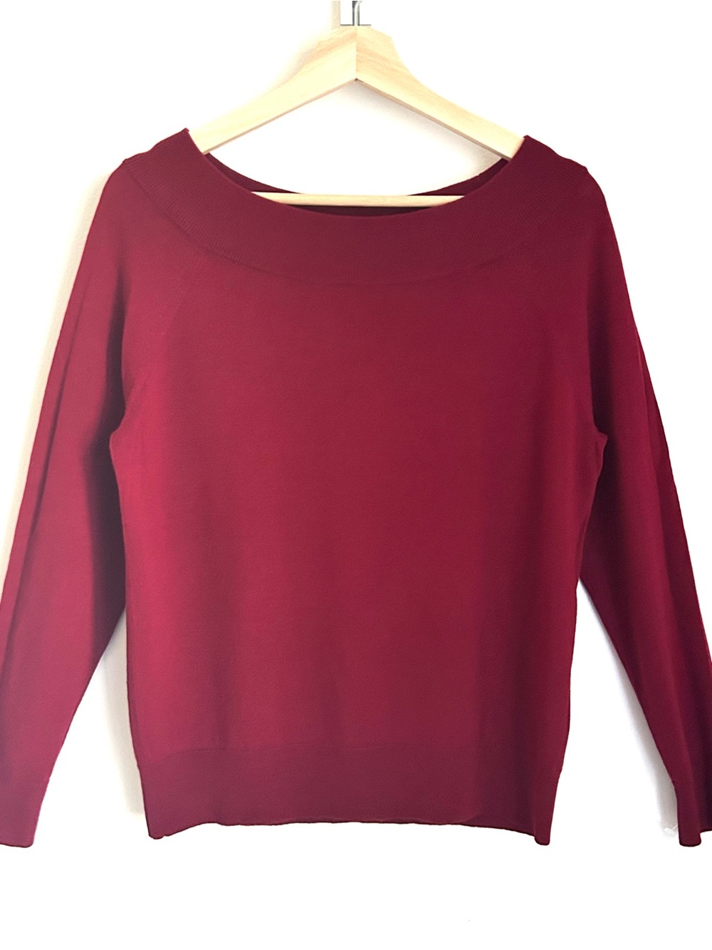 NWOT Uniqlo 100% Extra Fine Merino Wool Red Boat Neck Sweater, Size Large